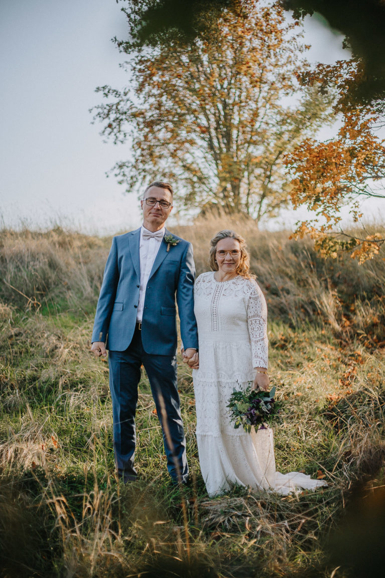 bröllopsfotograf uppland, bröllop 2019, bröllop 2021, bröllop utomhus, jordnära bröllopsfotograf, avslappnat bröllop, microwedding sweden