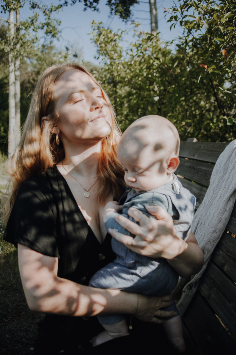 porträttfotograf, fotograf enköping, rebecka thorell photo, motherhood, mamma och barn fotografering