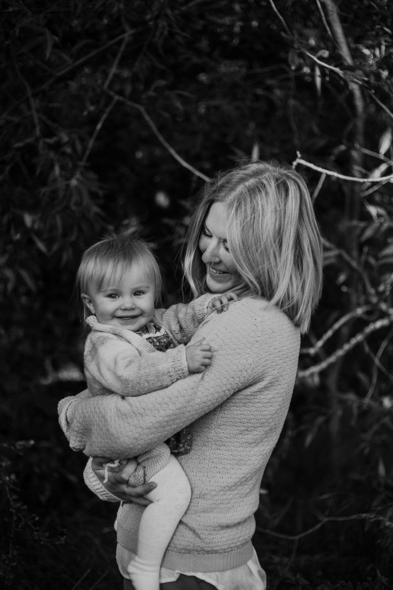 porträttfotograf, fotograf enköping, rebecka thorell photo, motherhood, mamma och barn fotografering